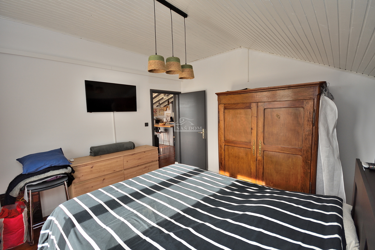 Vodice - trisobno opremljeno stanovanje z razgledom na morje