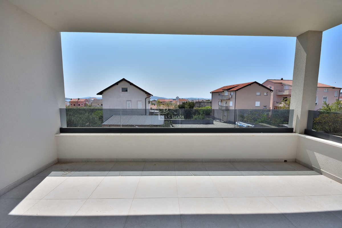 Vodice - NOVOGRADNJA S3 stanovanje s prostorno teraso