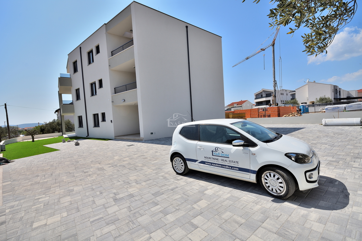 Vodice - NOVOGRADNJA S3 stanovanje s prostorno teraso