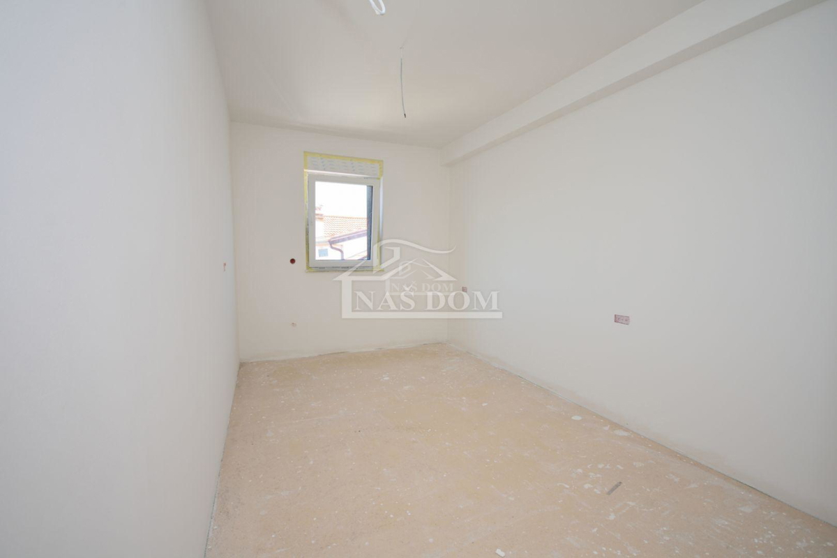 Luksuzni stan S10 s krovno teraso, 50 m od plaže