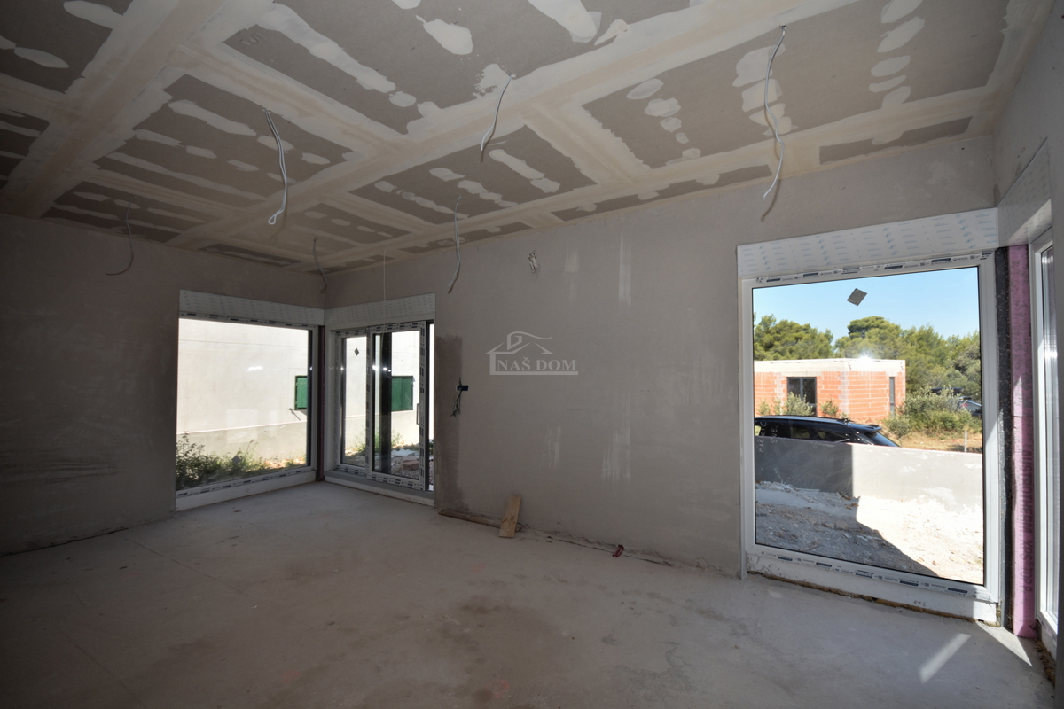 Žaborić - **NOVOGRADNJA** S1 dvojna kuća 70m od morja