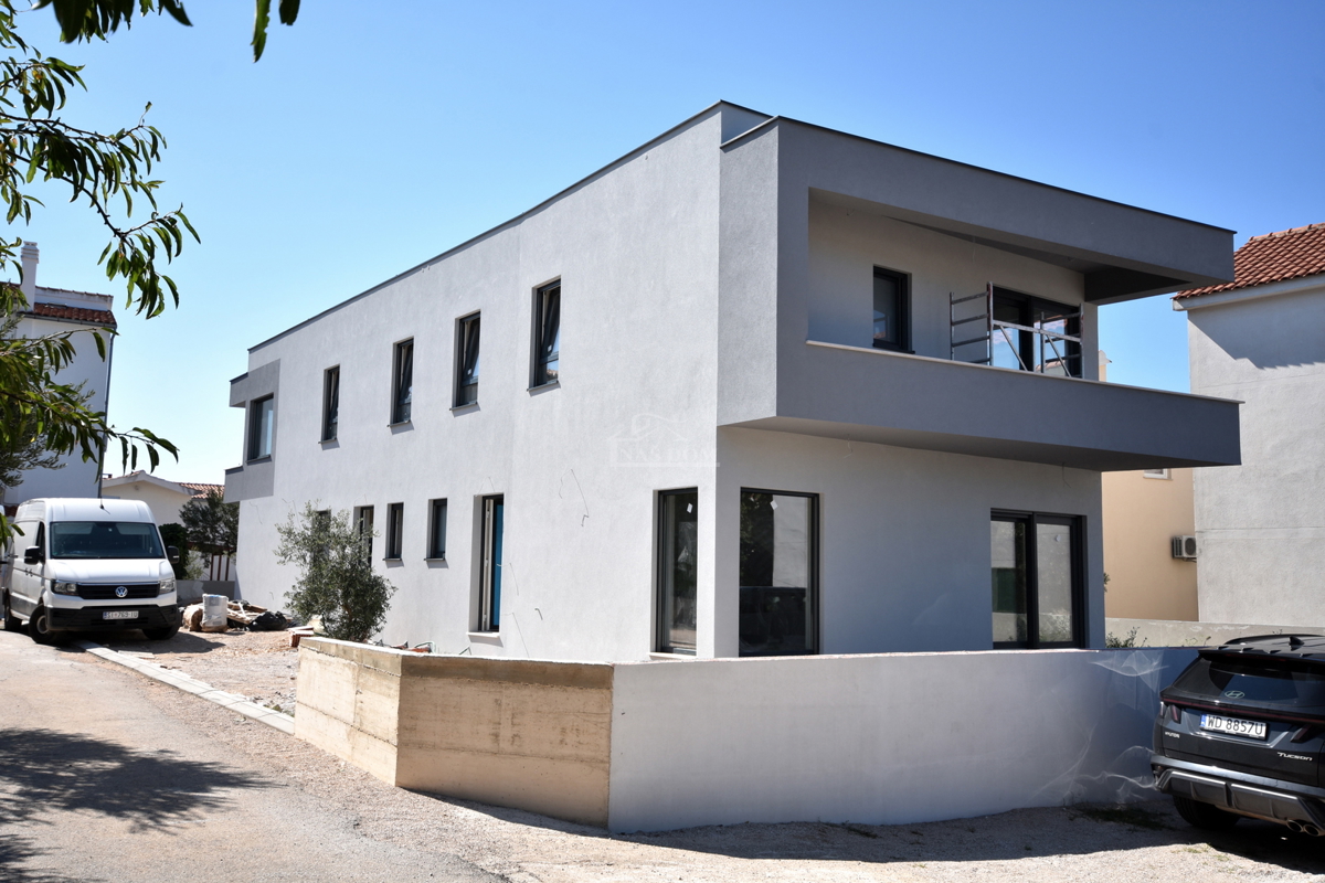 Žaborić - **NOVOGRADNJA** S1 dvojna kuća 70m od morja