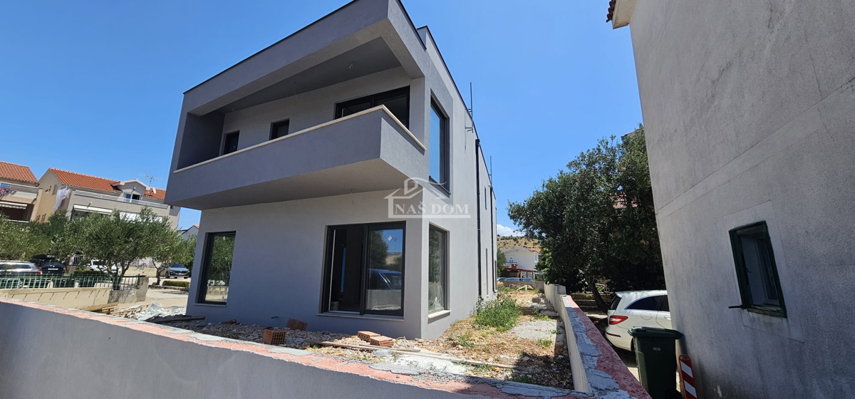Žaborić - **NOVOGRADNJA** S1 dvojna kuća 70m od morja