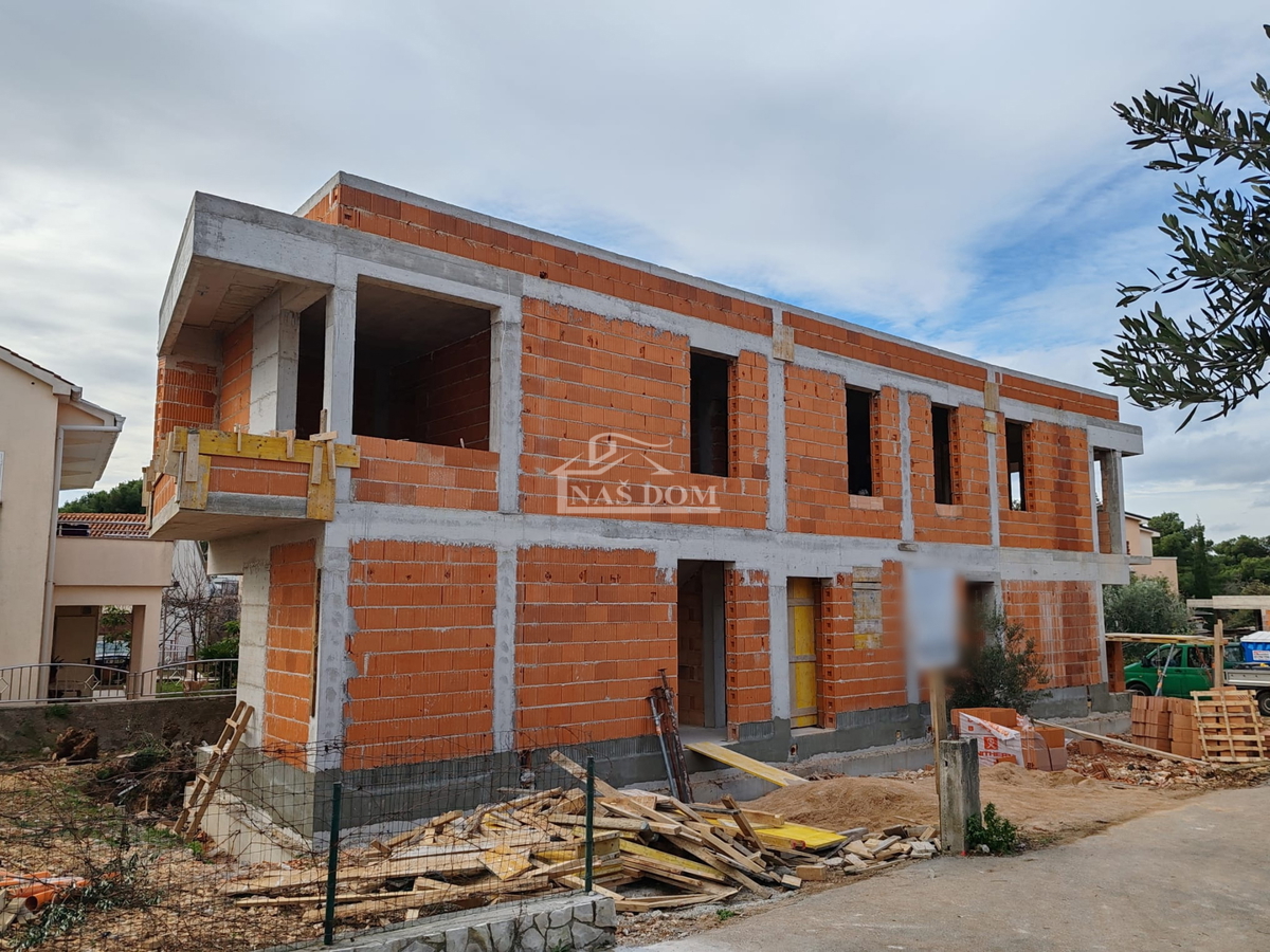 Žaborić - **NOVOGRADNJA** S1 dvojna kuća 70m od morja