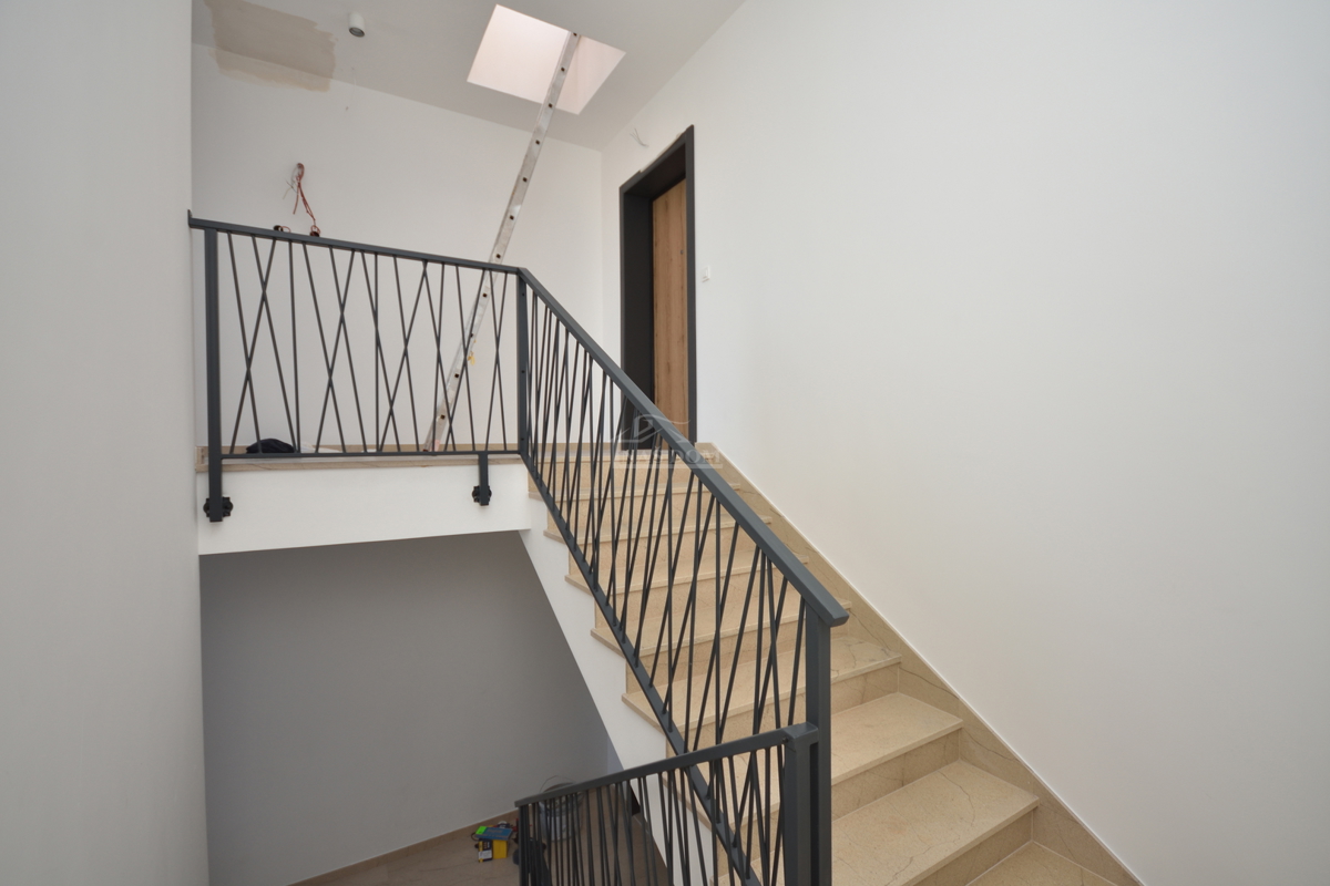 Tribunj - Luksuzno stanovanje S5 na drugem nadstropju, pogled na morje