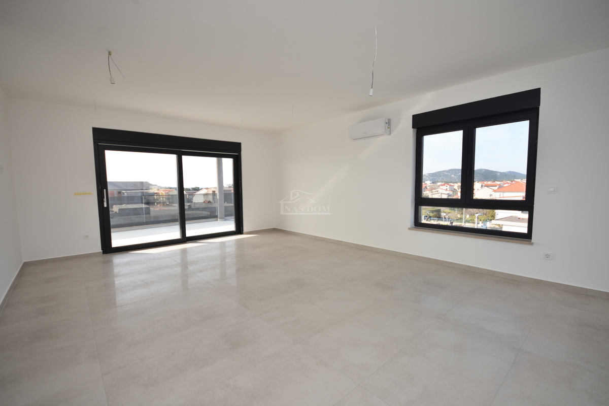 Tribunj - Luksuzno stanovanje S5 na drugem nadstropju, pogled na morje