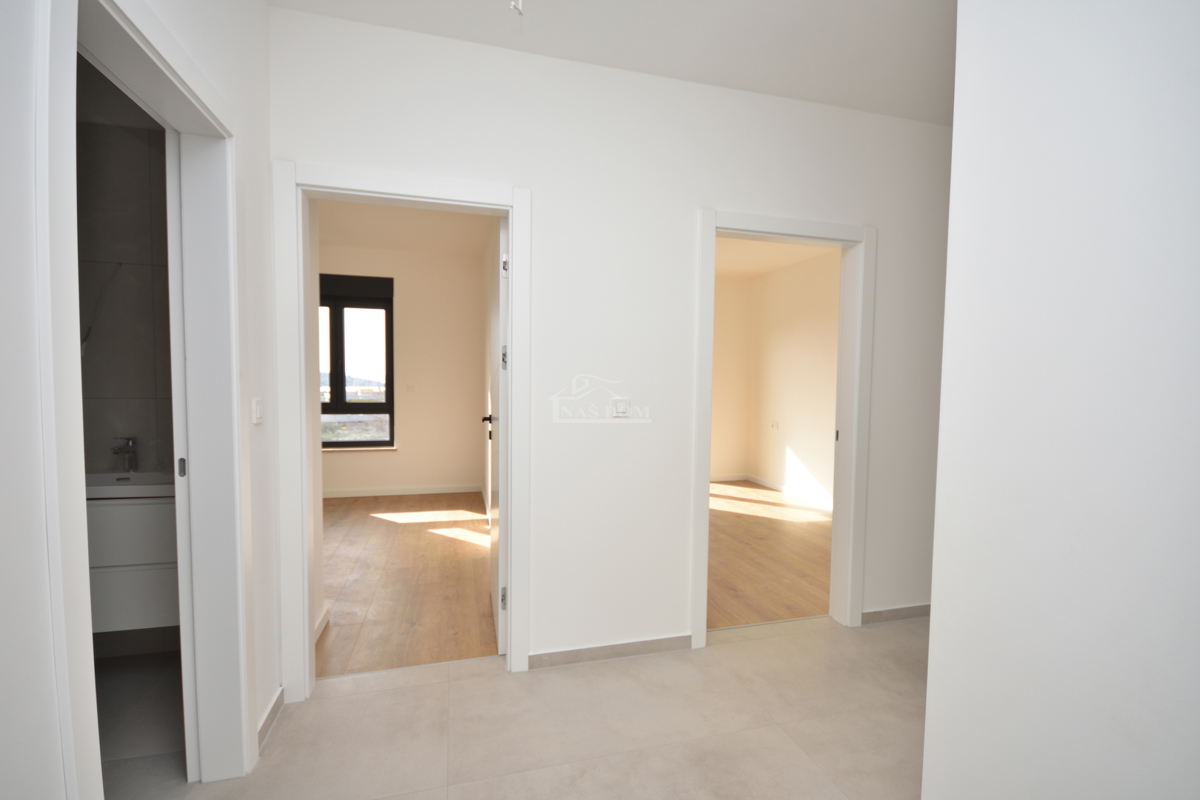 Tribunj - Luksuzno stanovanje S5 na drugem nadstropju, pogled na morje