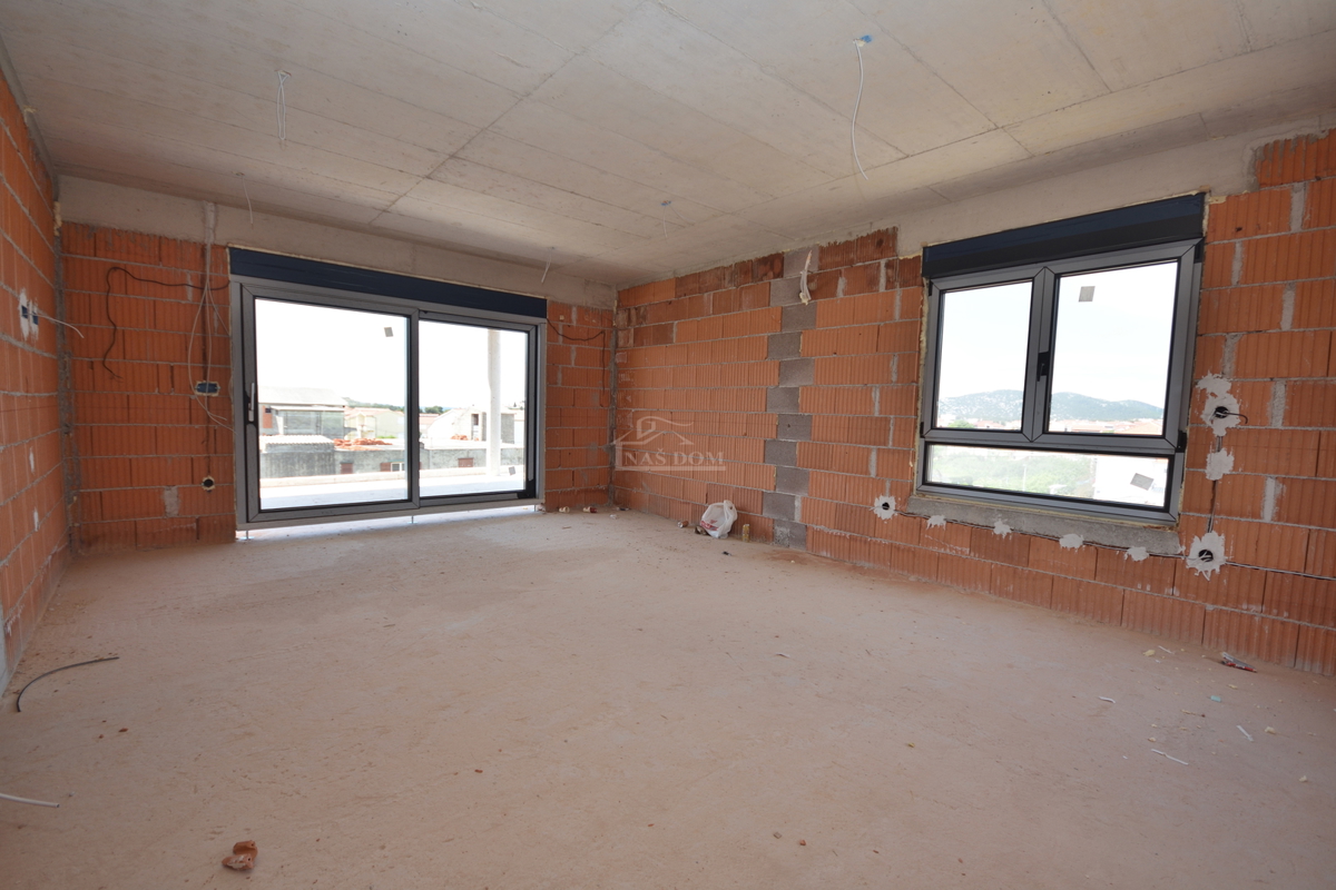 Tribunj - Luksuzno stanovanje S5 na drugem nadstropju, pogled na morje