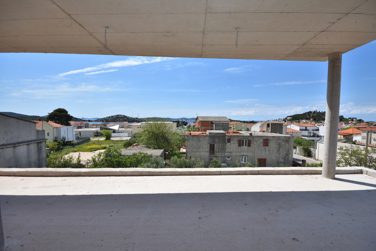 Tribunj - Luksuzno stanovanje S5 na drugem nadstropju, pogled na morje