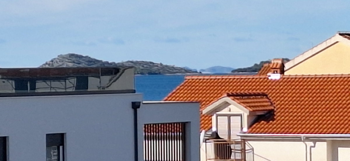 Vodice, Srima - Stan 2S+DB, II nadstropje, 120 m od plaže