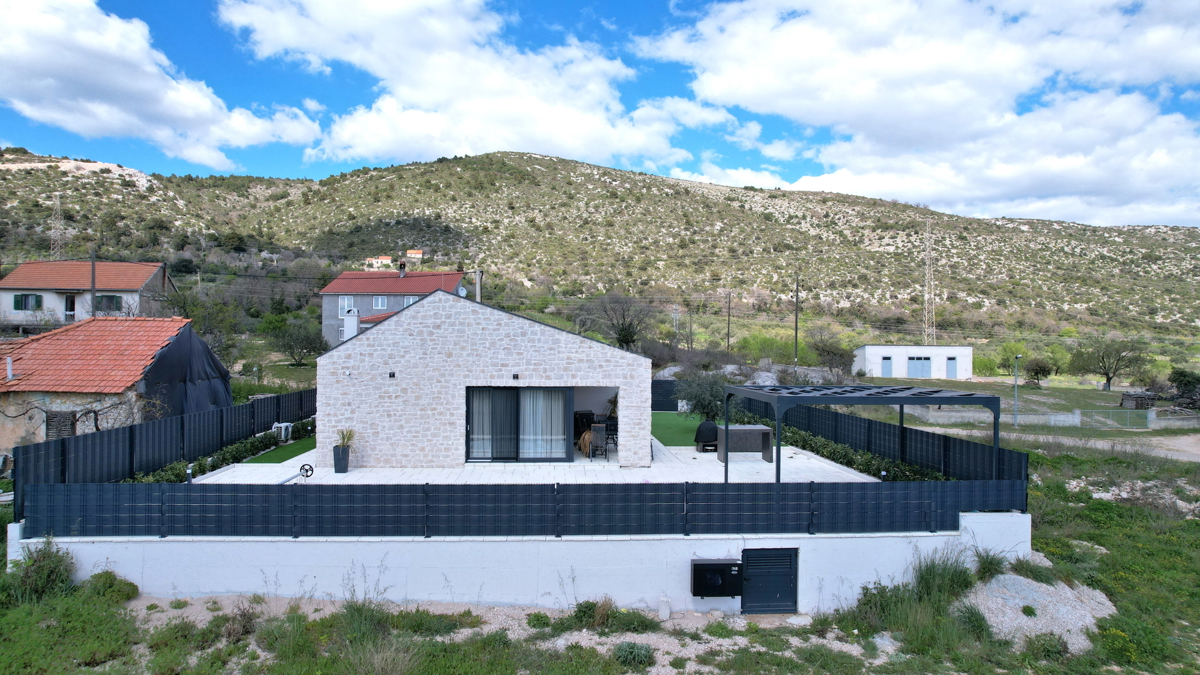 Danilo, Biranj - Prekrasna pritlična hiša s bazenom