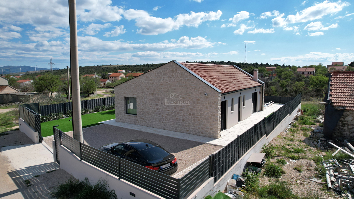 Danilo, Biranj - Prekrasna pritlična hiša s bazenom