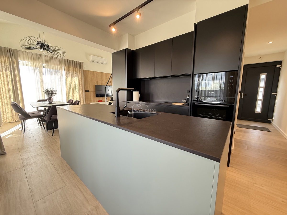 Danilo, Biranj - Prekrasna pritlična hiša s bazenom