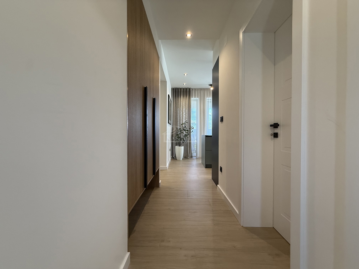 Danilo, Biranj - Prekrasna pritlična hiša s bazenom