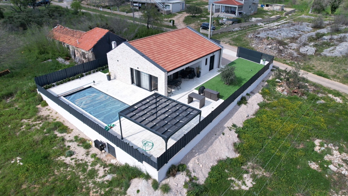 Danilo, Biranj - Prekrasna pritlična hiša s bazenom