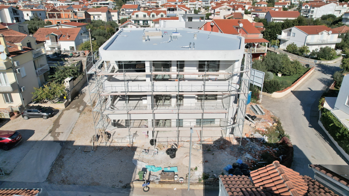 Vodice - Luksuzno stanovanje S5 na prvem nadstropju, VRHUNSKA LOKACIJA