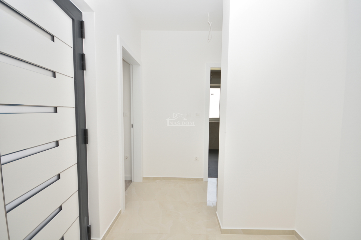 Vodice - Luksuzno stanovanje S3, 600 m od plaže