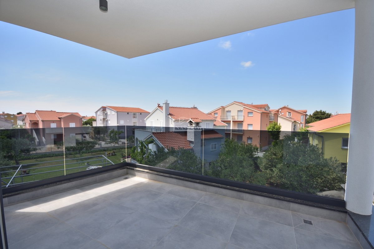 Vodice - Luksuzno stanovanje S3, 600 m od plaže