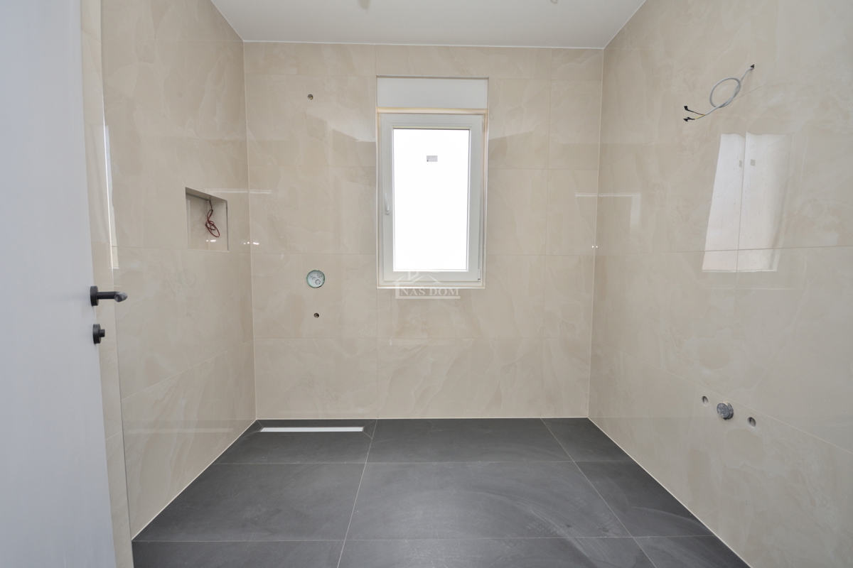 Vodice - Luksuzno stanovanje S3, 600 m od plaže