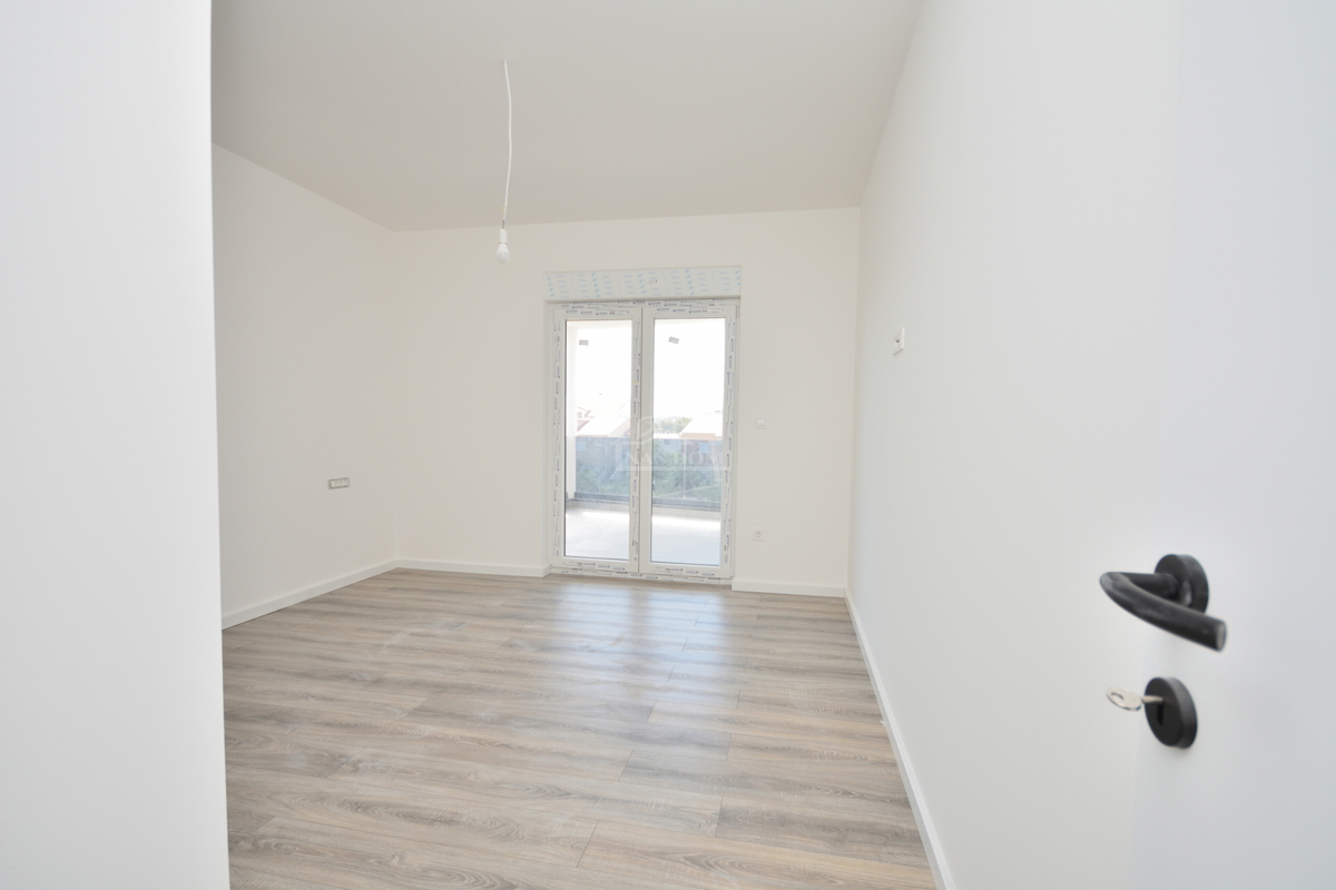 Vodice - Luksuzno stanovanje S3, 600 m od plaže