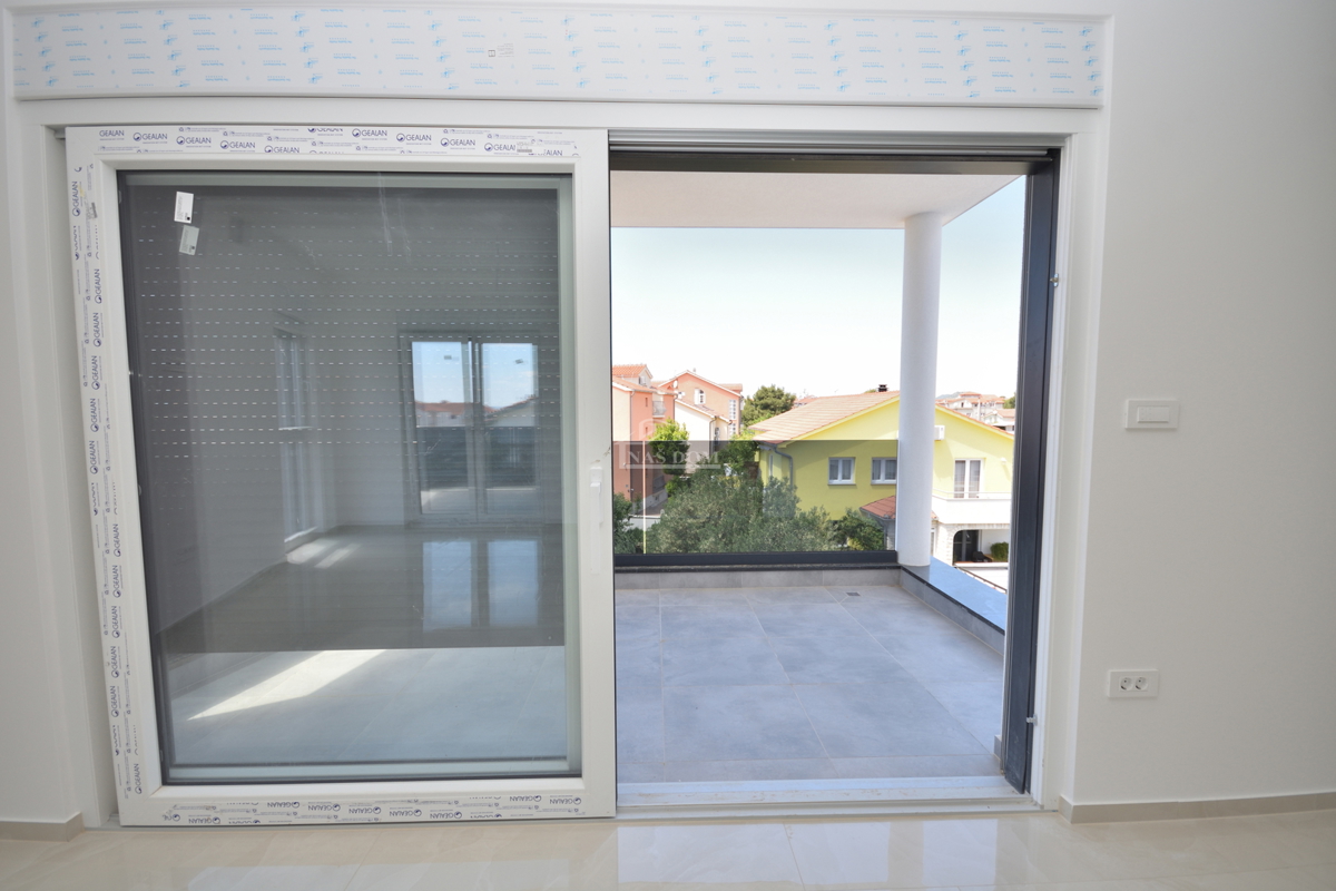 Vodice - Luksuzno stanovanje S3, 600 m od plaže