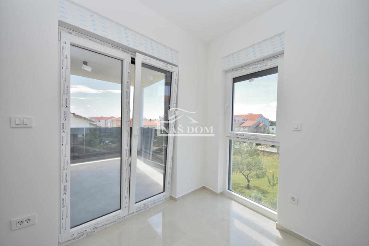 Vodice - Luksuzno stanovanje S3, 600 m od plaže