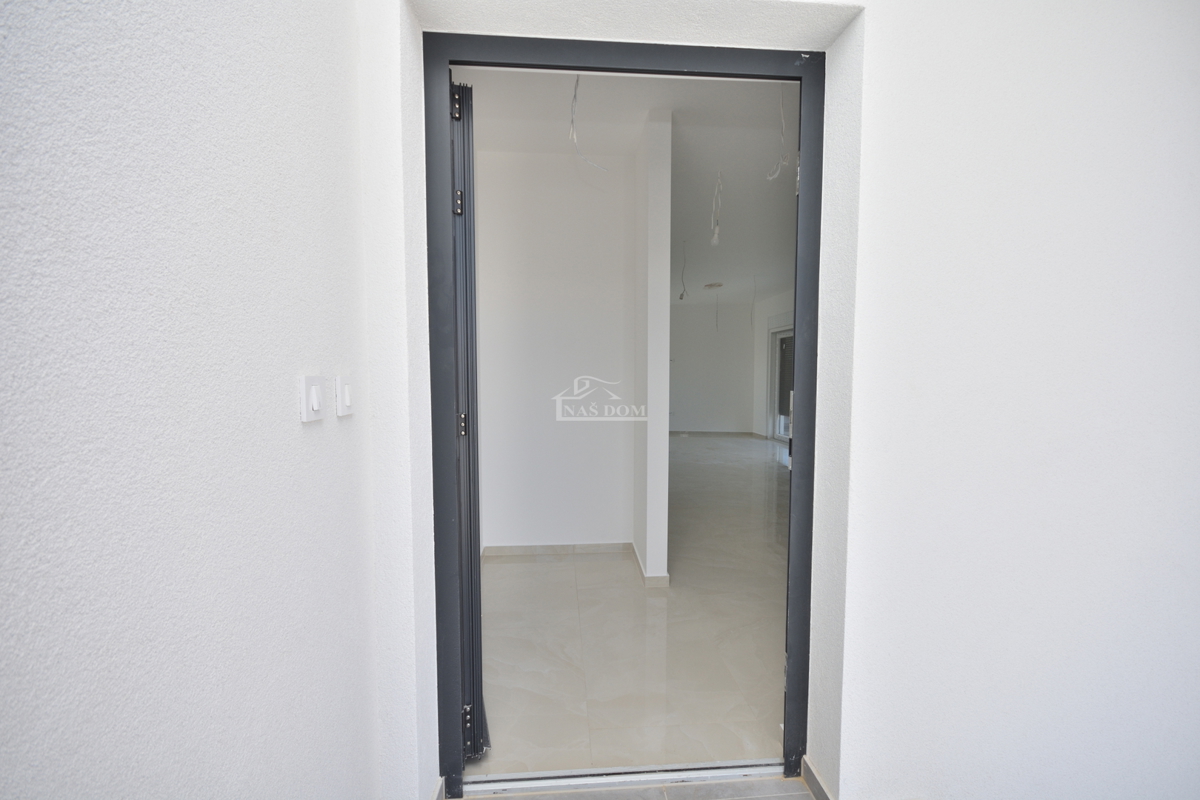 Vodice - Luksuzno stanovanje S3, 600 m od plaže