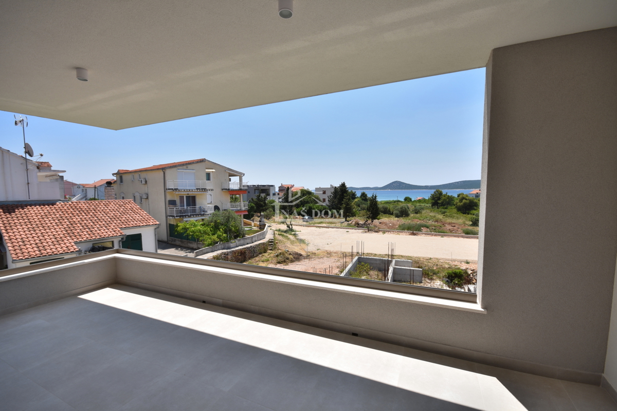 Vodice - Stanovanje S4 v prvem nadstropju z razgledom na morje, 300 m od plaže