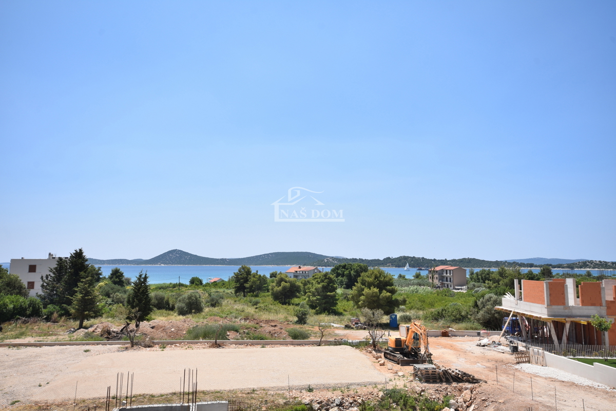 Vodice - Stanovanje S4 v prvem nadstropju z razgledom na morje, 300 m od plaže