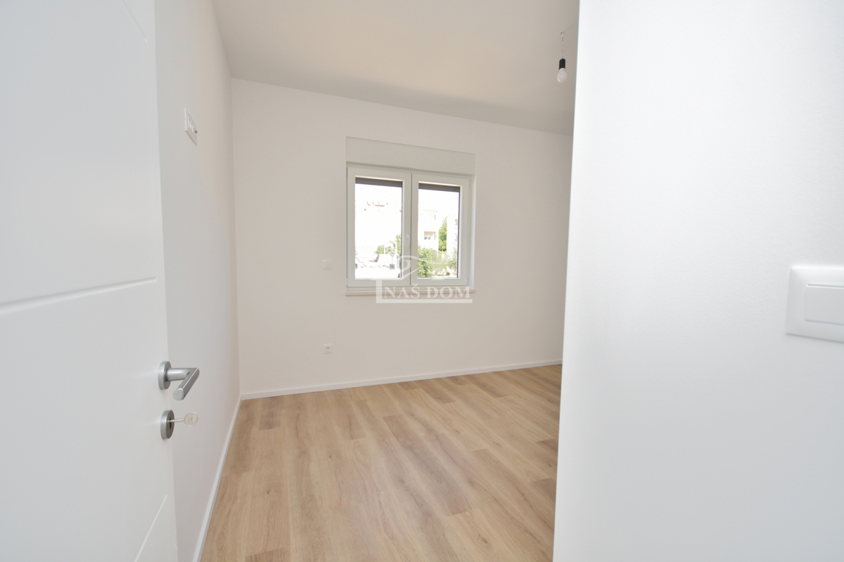 Vodice - Stanovanje S4 v prvem nadstropju z razgledom na morje, 300 m od plaže