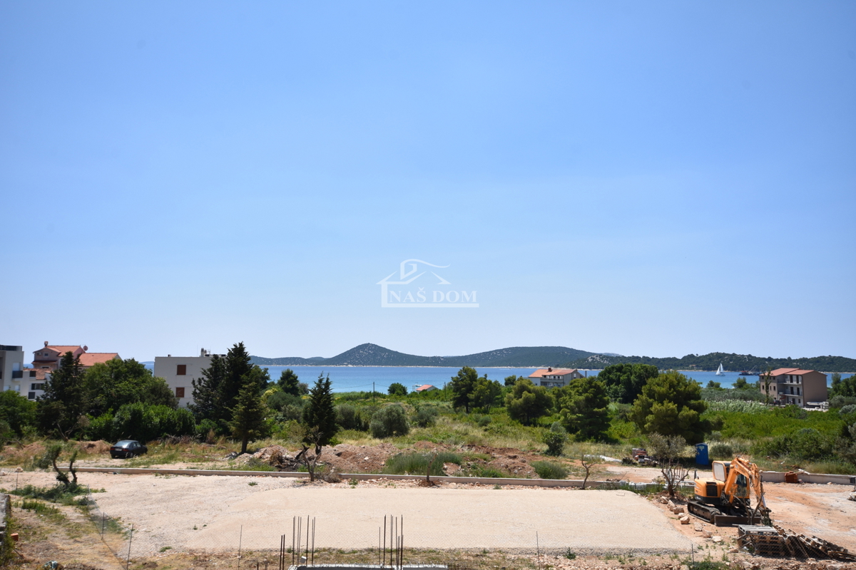 Vodice - Stanovanje S4 v prvem nadstropju z razgledom na morje, 300 m od plaže