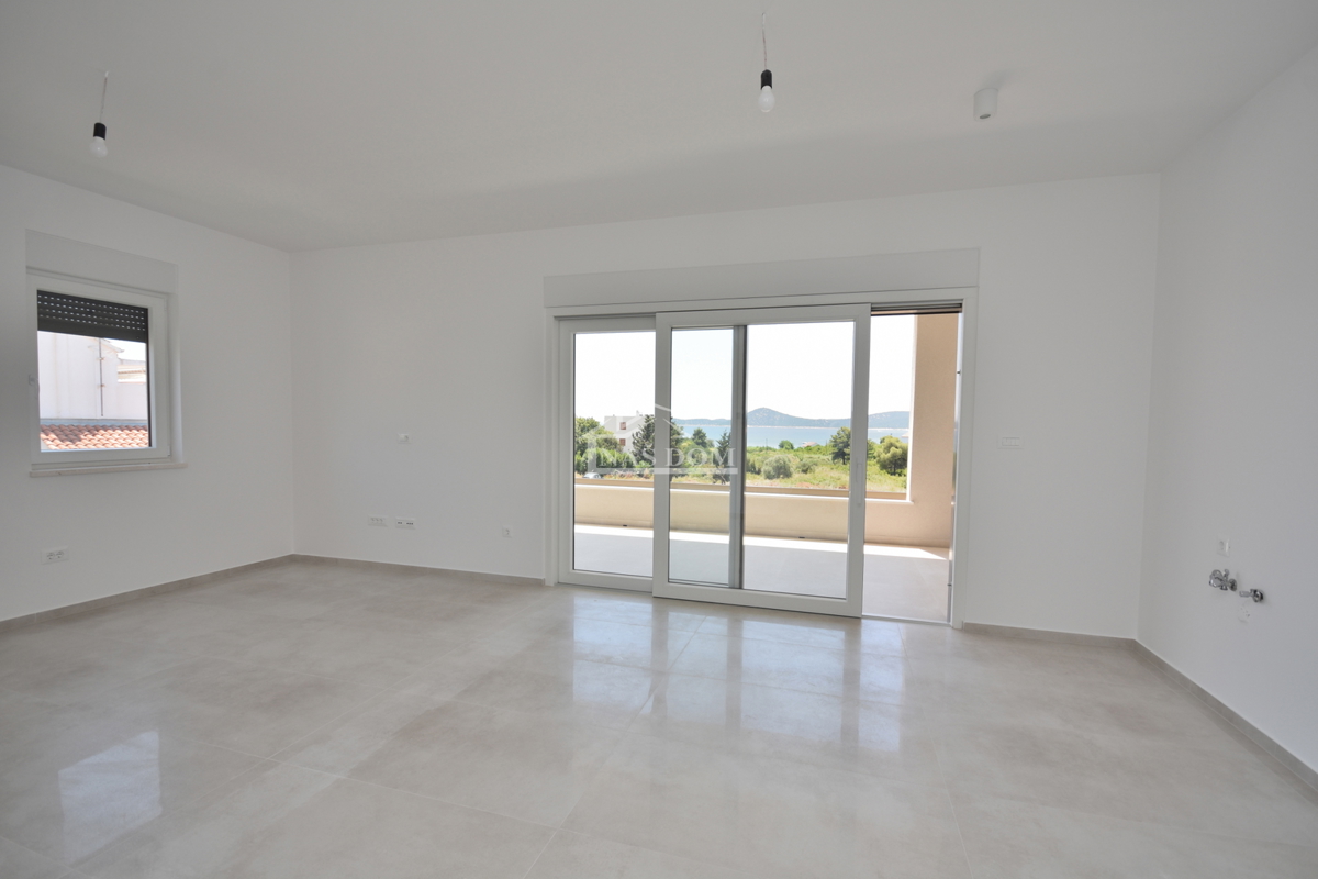 Vodice - Stanovanje S4 v prvem nadstropju z razgledom na morje, 300 m od plaže