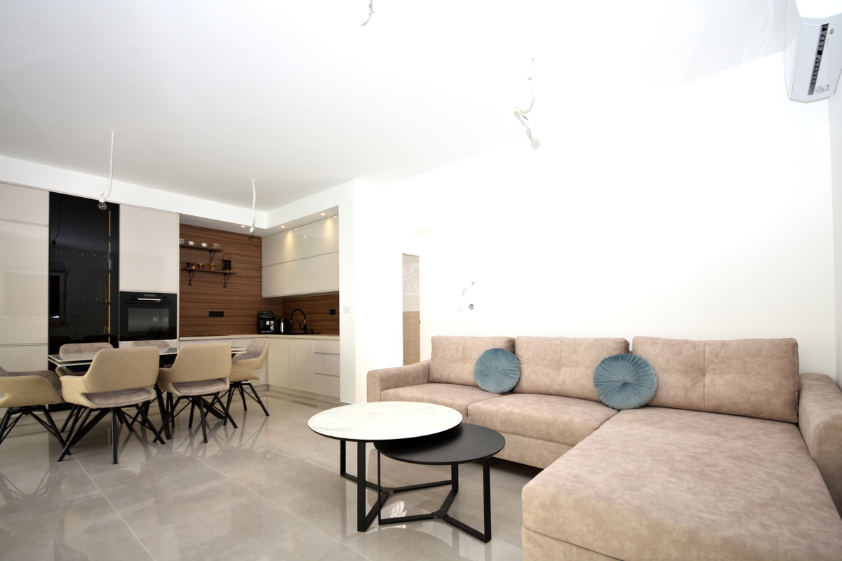 Vodice, Srima - NOVOGRADNJA S2 hiša 250 m od plaže