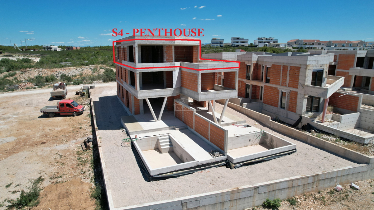 Impresiven penthouse s panoramskim pogledom na morje – Luksuzna novogradnja v Vodicah