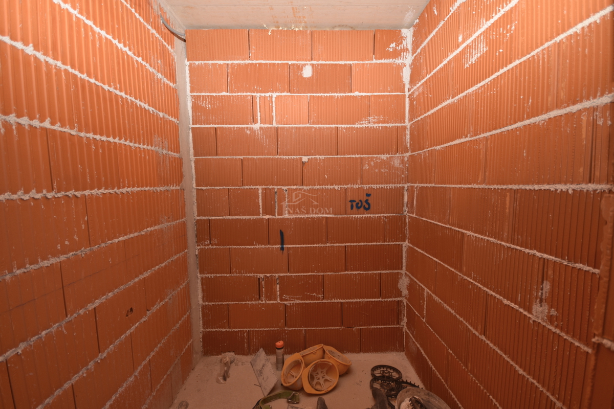 Vodice - Stanovanje S3 v pritličju z vrtom, 500 m od središča