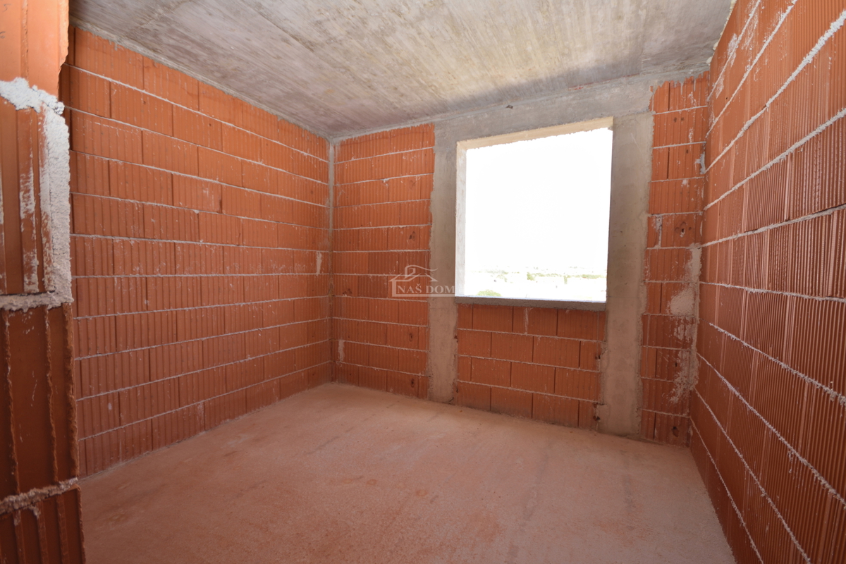 Stanovanje S9 v Vodicah – novogradnja, 2. nadstropje, pogled na morje, 77,8 m², mirna lega