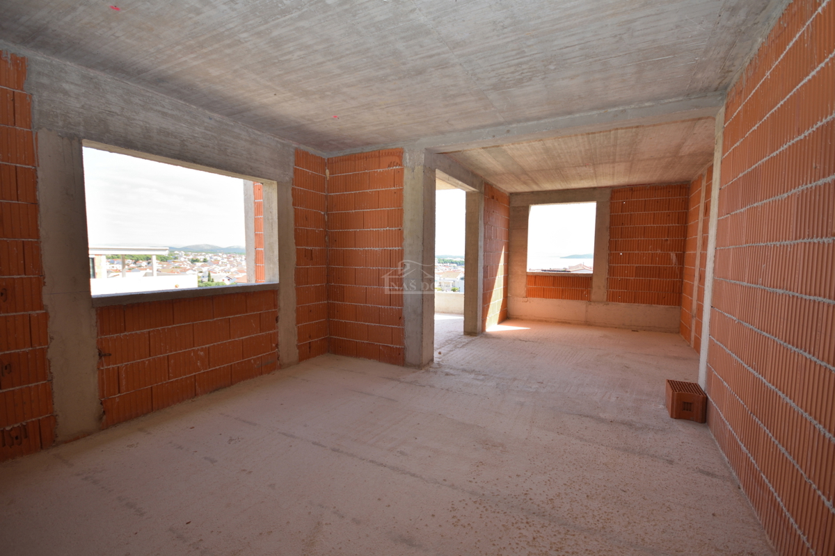 Stanovanje S9 v Vodicah – novogradnja, 2. nadstropje, pogled na morje, 77,8 m², mirna lega