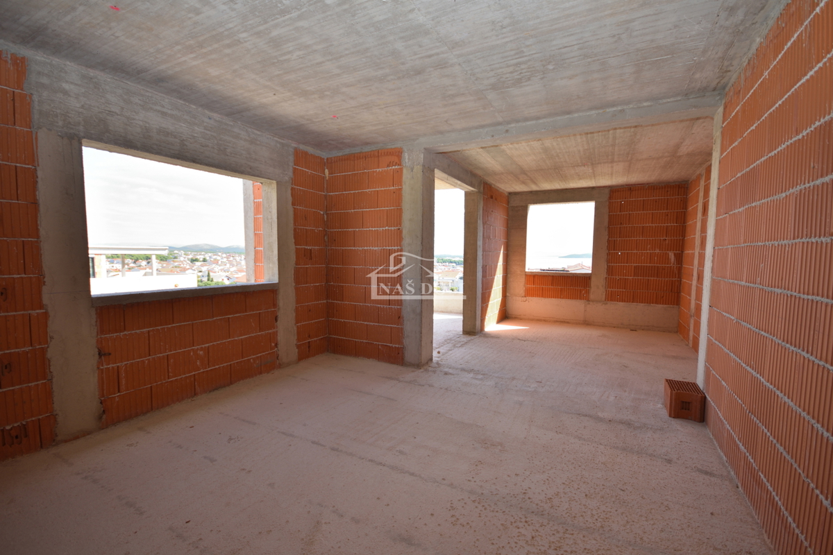 Stanovanje S9 v Vodicah – novogradnja, 2. nadstropje, pogled na morje, 77,8 m², mirna lega