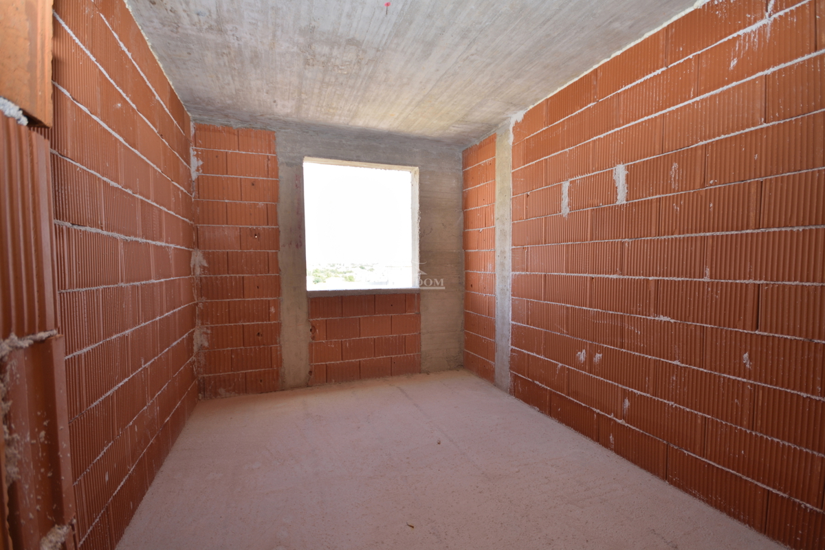 Stanovanje S9 v Vodicah – novogradnja, 2. nadstropje, pogled na morje, 77,8 m², mirna lega