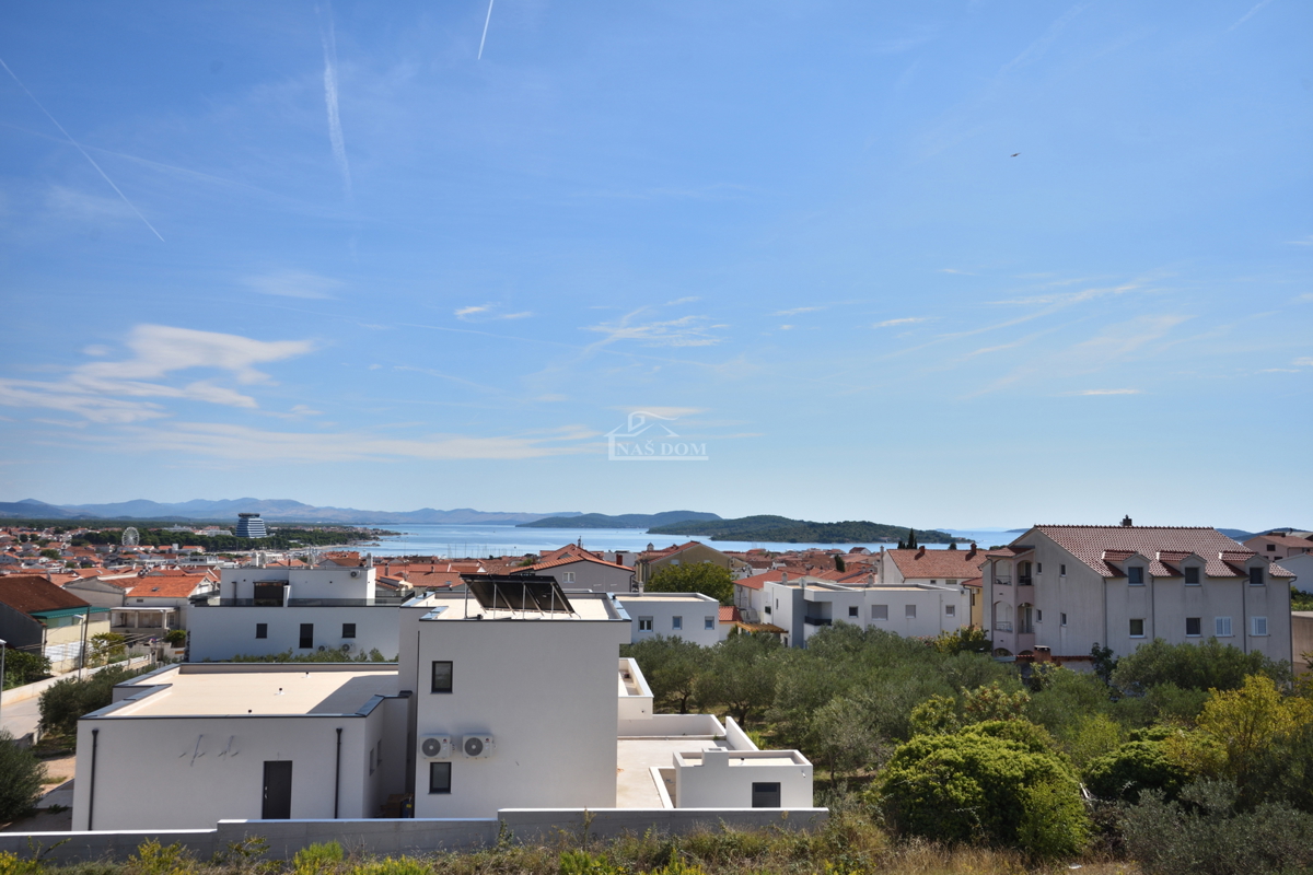 Stanovanje S9 v Vodicah – novogradnja, 2. nadstropje, pogled na morje, 77,8 m², mirna lega