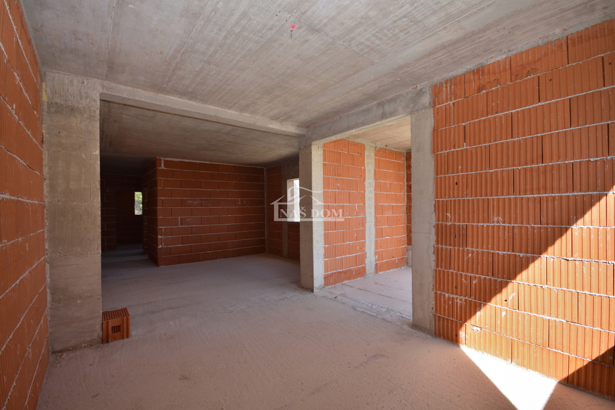 Stanovanje S9 v Vodicah – novogradnja, 2. nadstropje, pogled na morje, 77,8 m², mirna lega