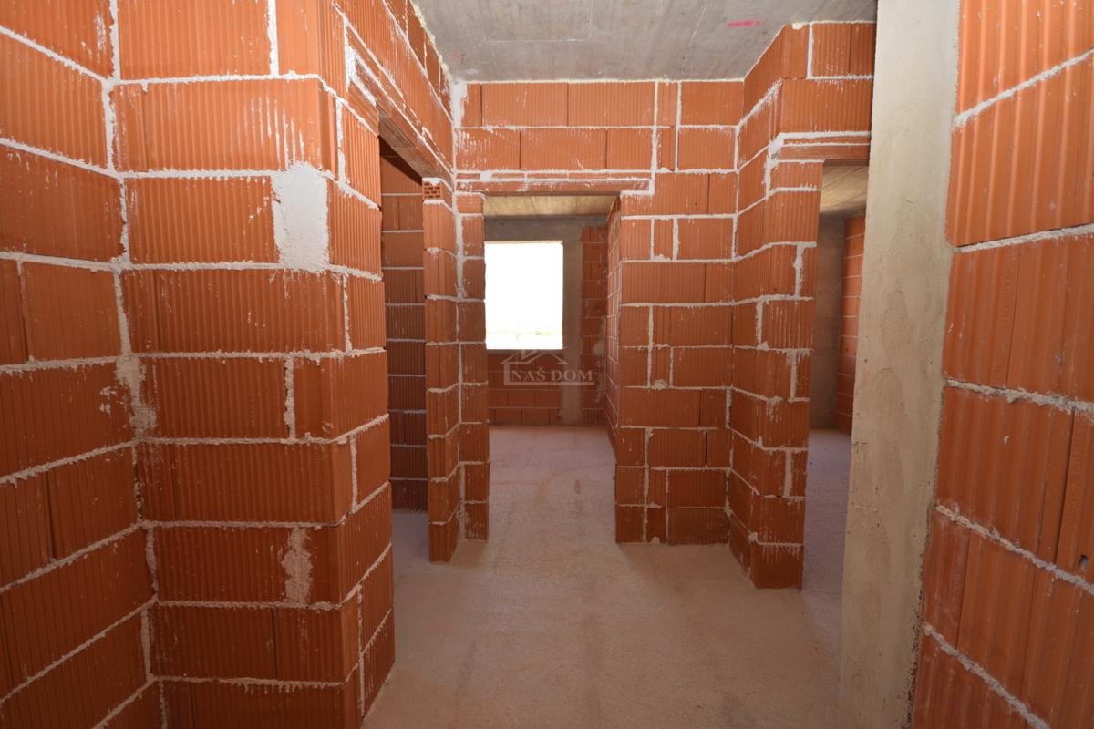 Stanovanje S9 v Vodicah – novogradnja, 2. nadstropje, pogled na morje, 77,8 m², mirna lega