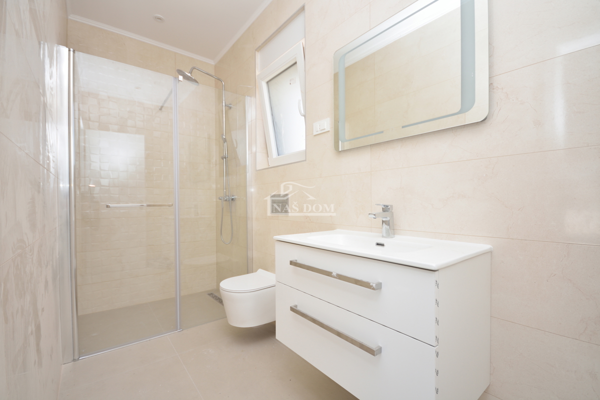 PRILOŽNOST: Dvojna hiša S2 v Vodicah – mirna lega, bližina vseh vsebin