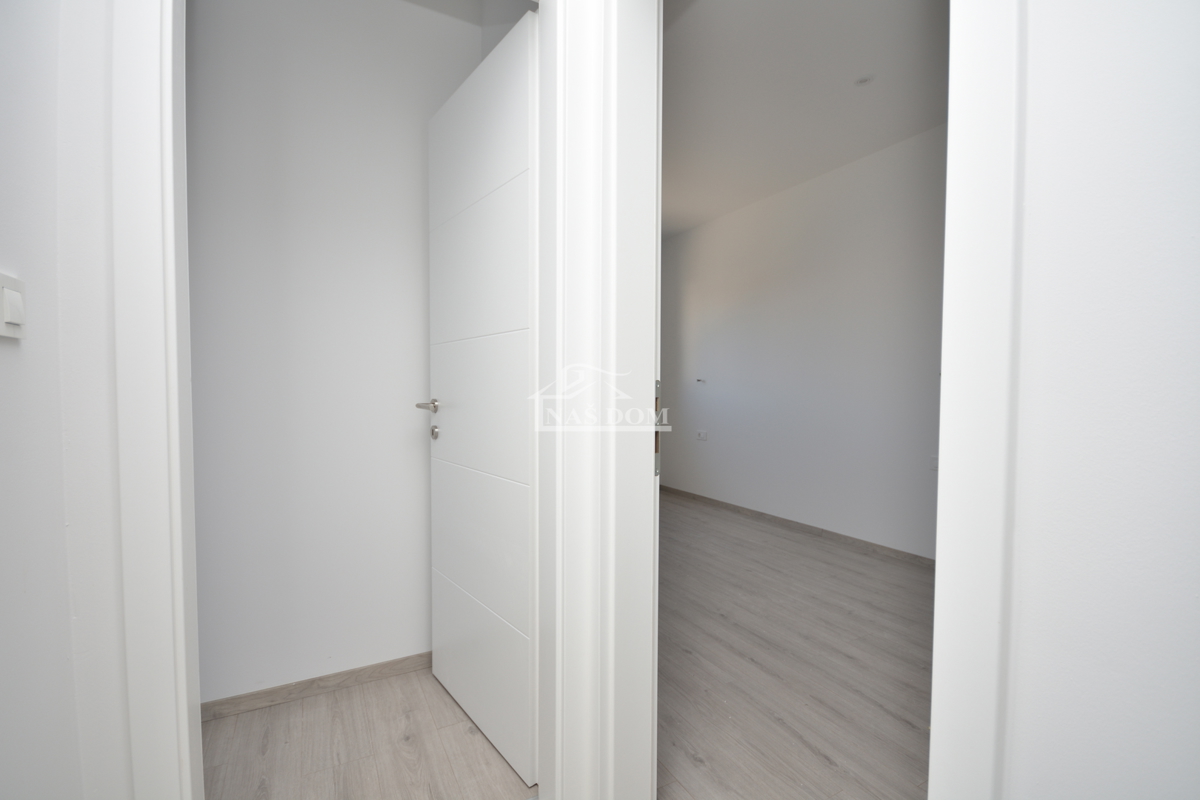 PRILOŽNOST: Dvojna hiša S2 v Vodicah – mirna lega, bližina vseh vsebin