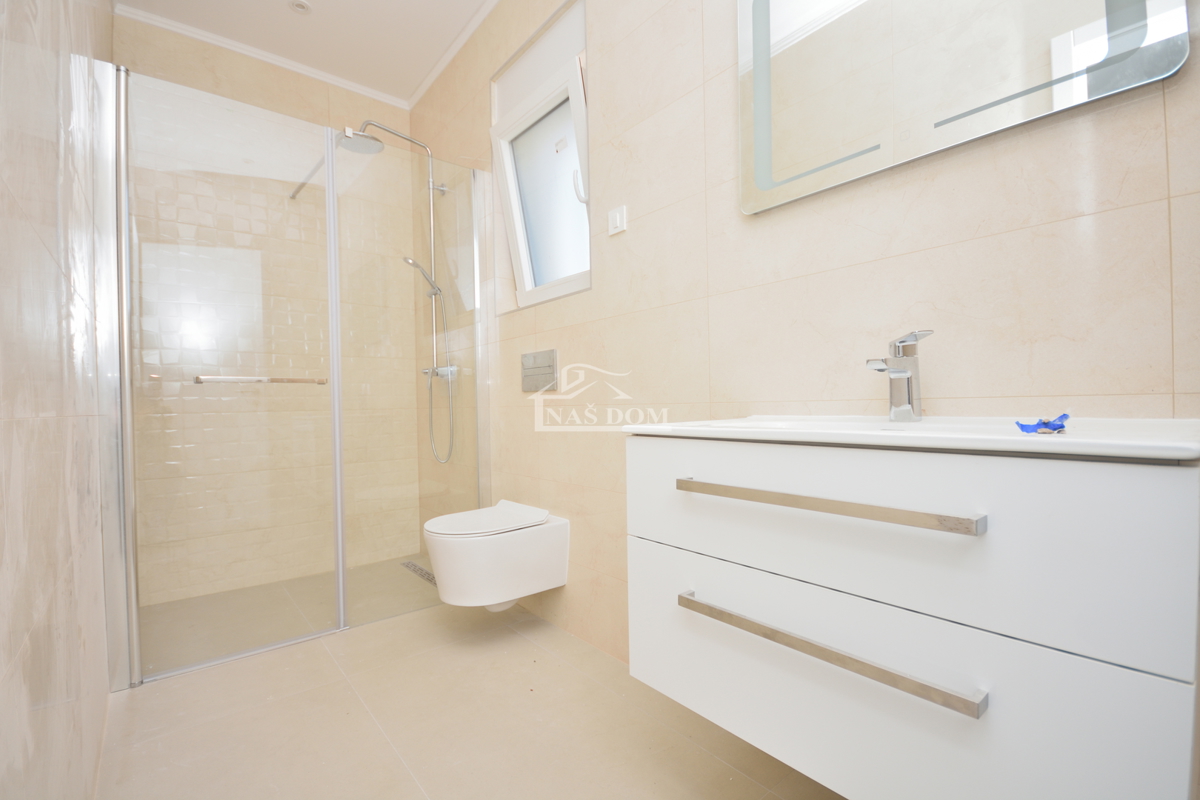 PRILOŽNOST: Dvojna hiša S2 v Vodicah – mirna lega, bližina vseh vsebin