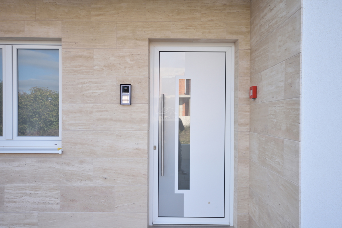 Stan S1 – Novogradnja z vrtom v mirnem delu Vodic