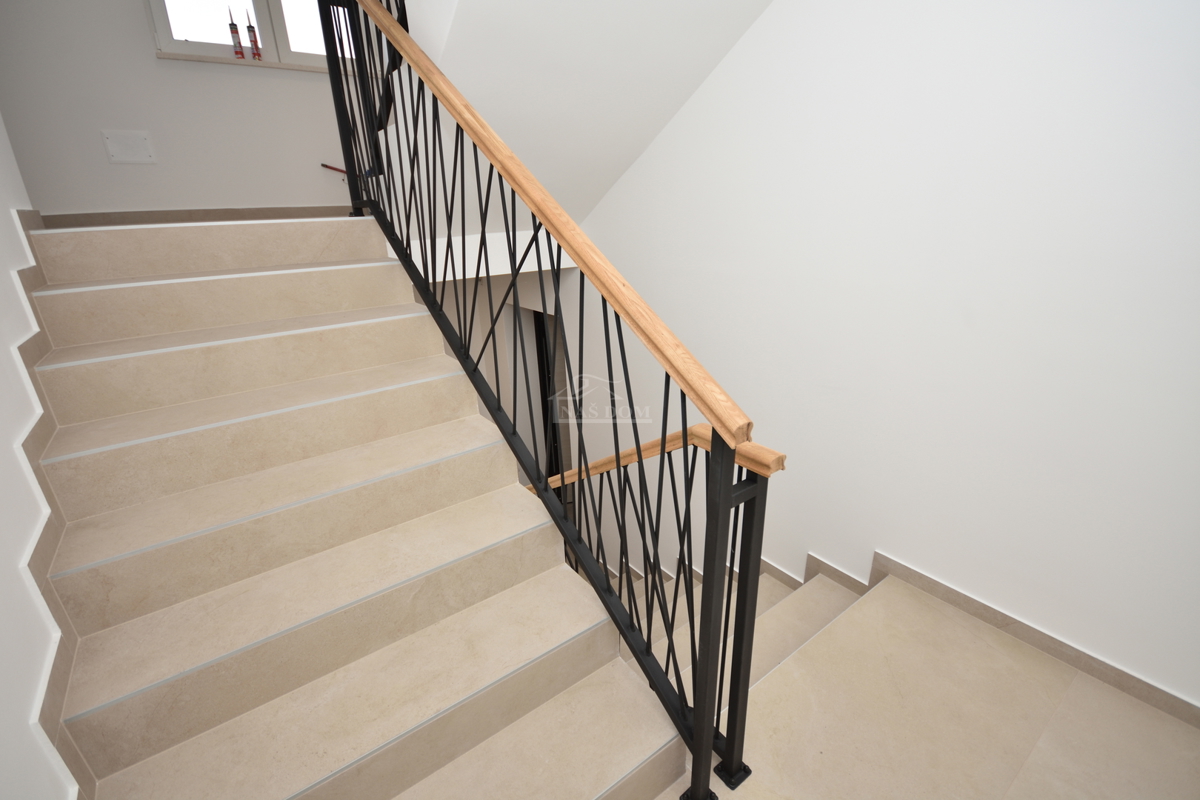 Stan S1 – Novogradnja z vrtom v mirnem delu Vodic