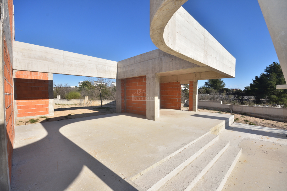 Vodice - Luksuzna oblikovalska vila z bazenom - roh bau