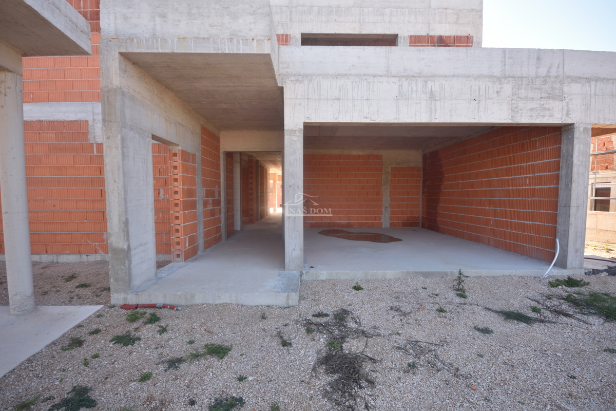 Vodice - Luksuzna oblikovalska vila z bazenom - roh bau