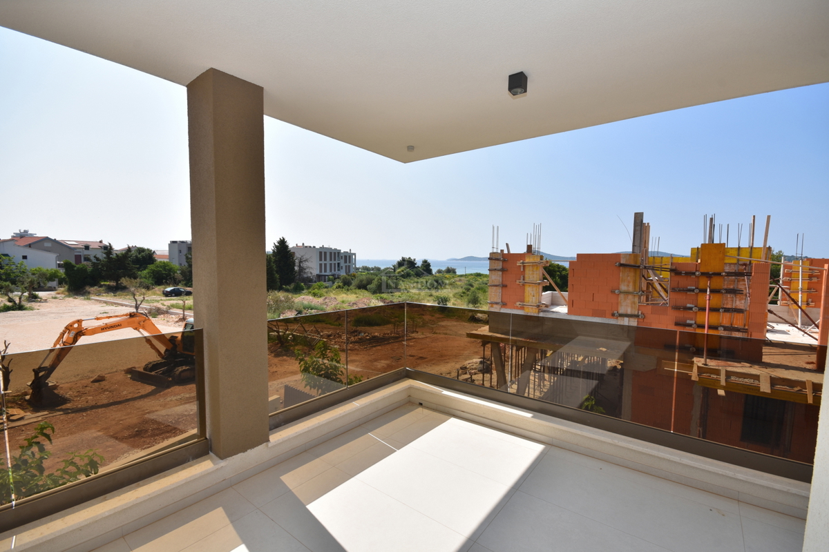 Vodice - Luksuzno stanovanje S2, le 300 m od plaže, pogled na morje